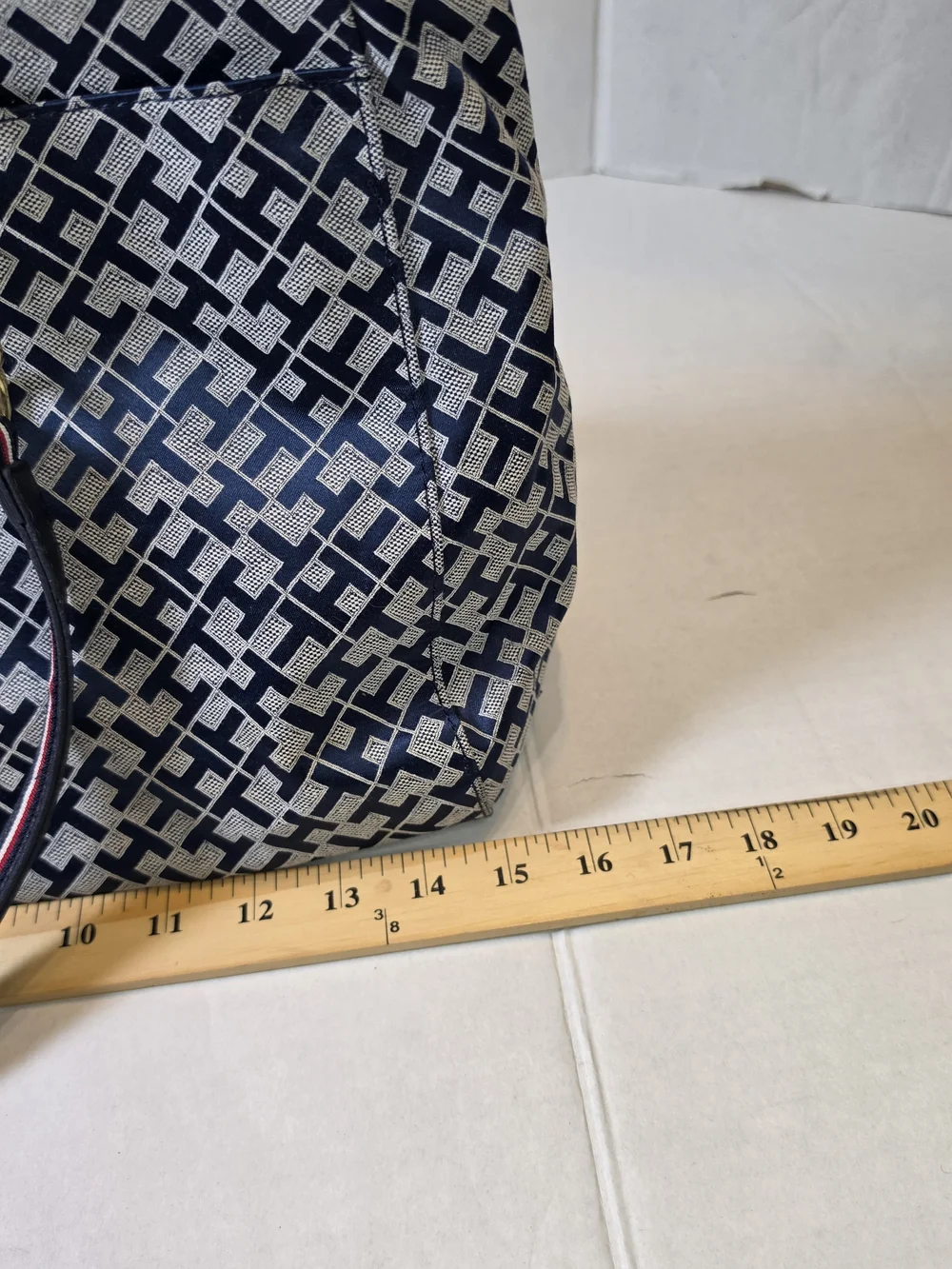 Tommy Hilfiger Monogram Jaquard Tote Geometric Shoulder Straps Gold Chain Accent